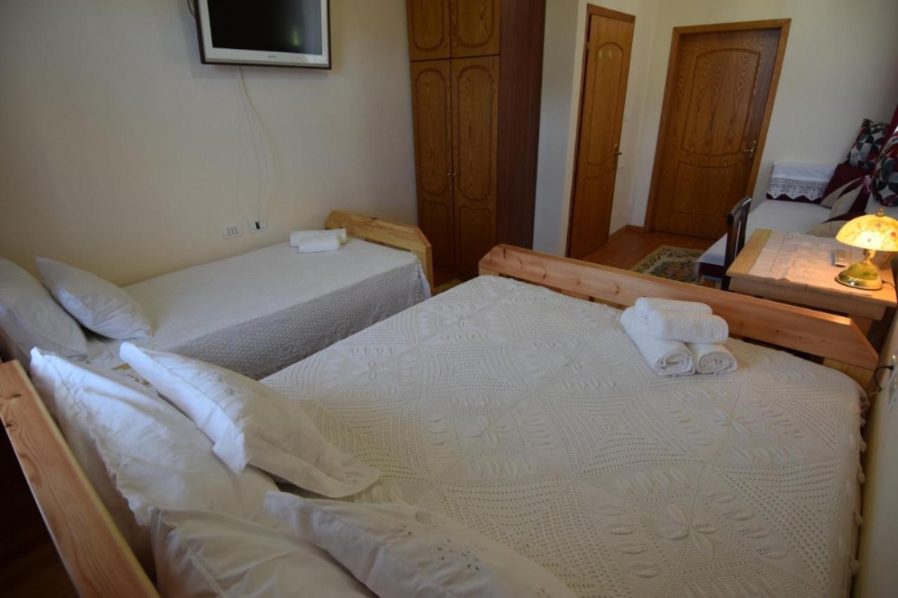 Hotel Brahimi Гірокастра Екстер'єр фото