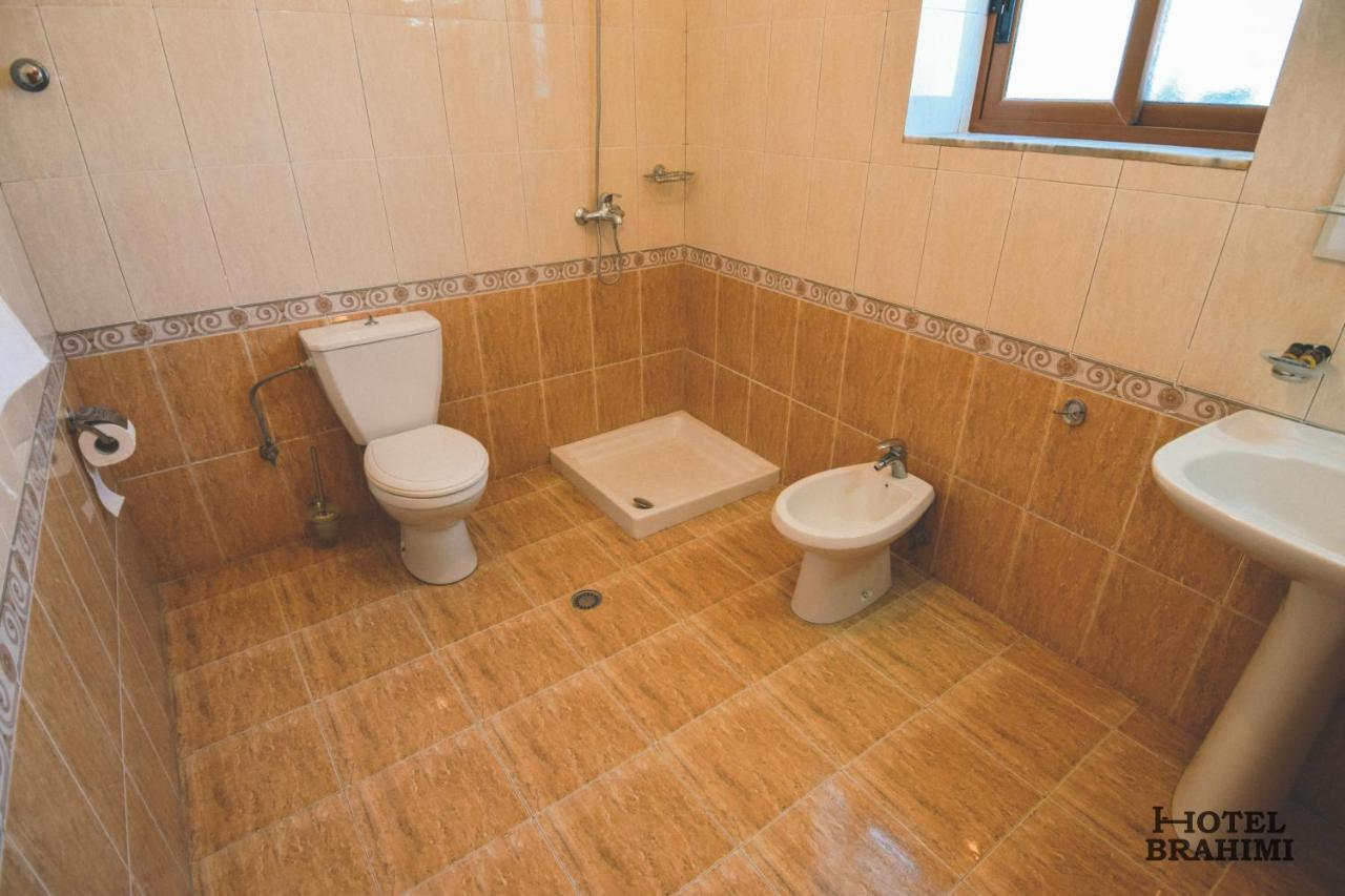 Hotel Brahimi Гірокастра Екстер'єр фото