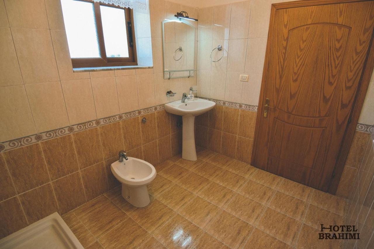Hotel Brahimi Гірокастра Екстер'єр фото