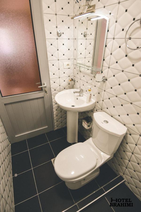 Hotel Brahimi Гірокастра Екстер'єр фото